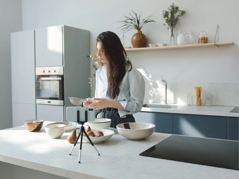 Việc xây dựng mối quan hệ bền vững với KOL giúp thương hiệu giữ được sự đồng nhất trong thông điệp và hình ảnh